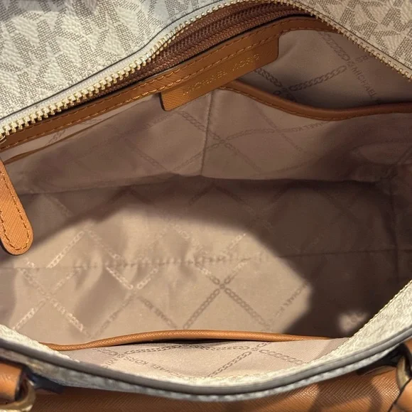 Michael Kors Joey Pocket Tote (EUC) - Picture 7 of 12